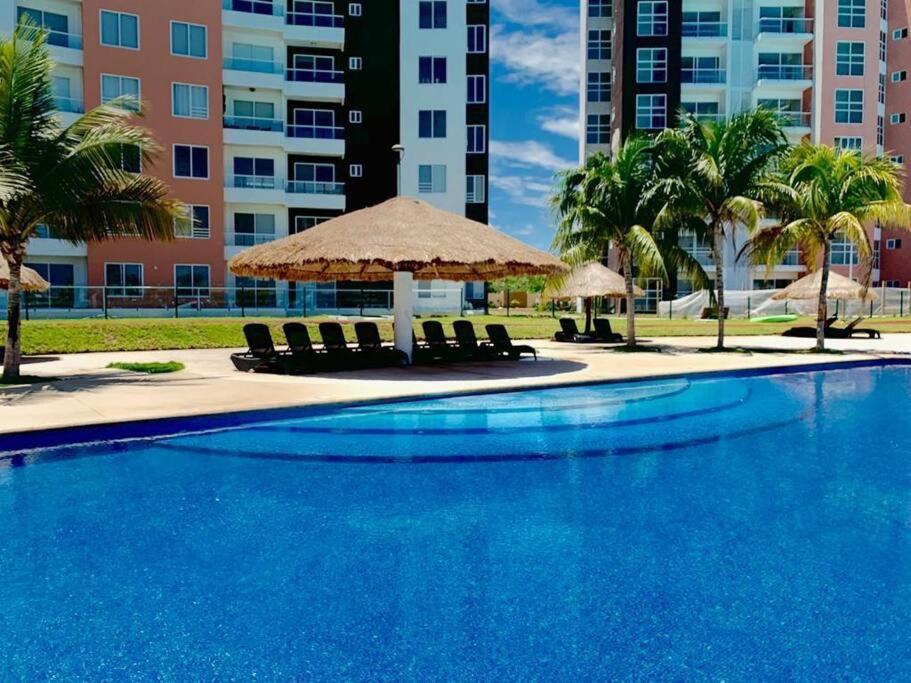 Magnificent View Of The Lagoon, With 7 Pools Apartment
